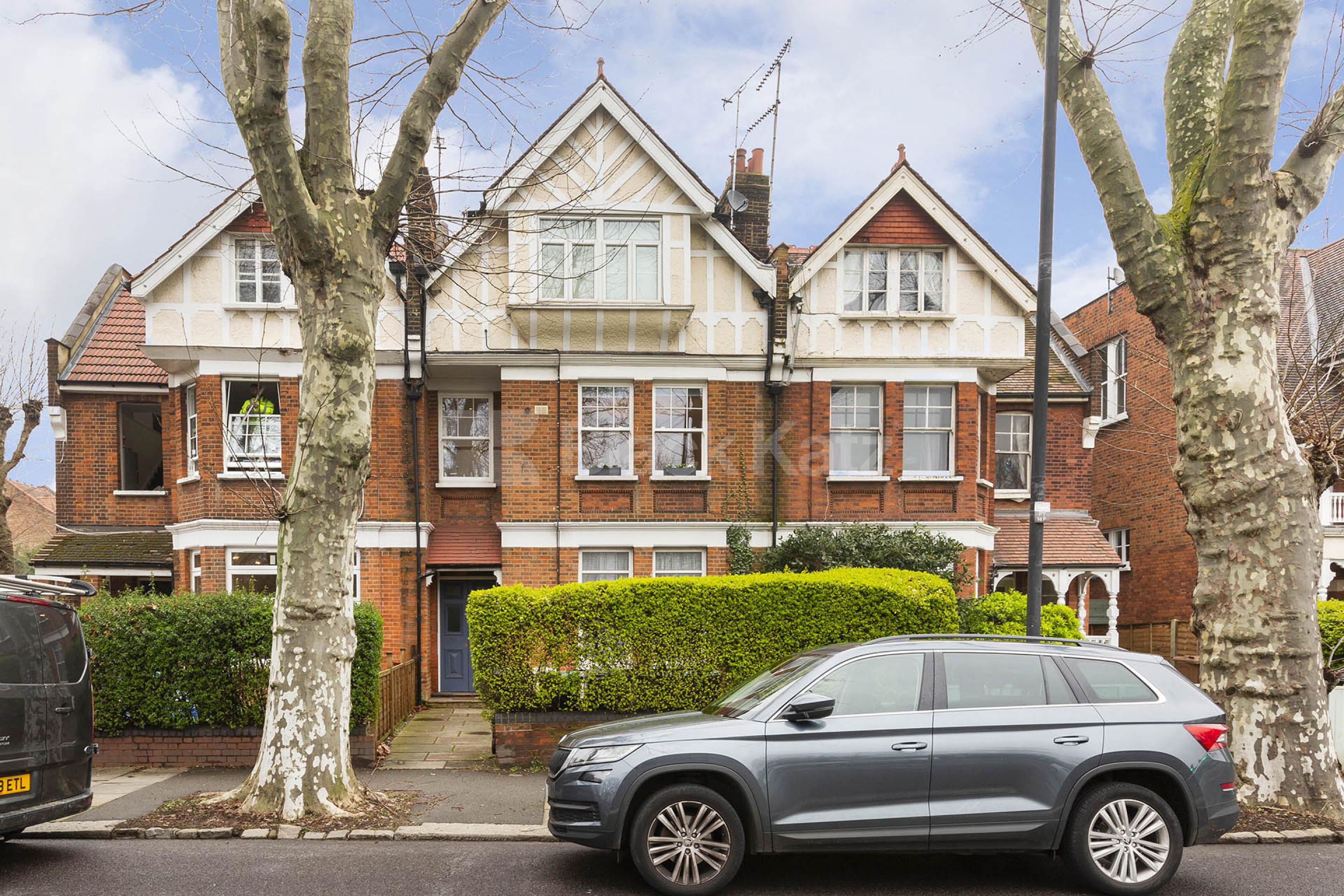 Fantastic split level one bedroom flat set within a beautiful period house Priory Road, Crouch End / Hornsey N8